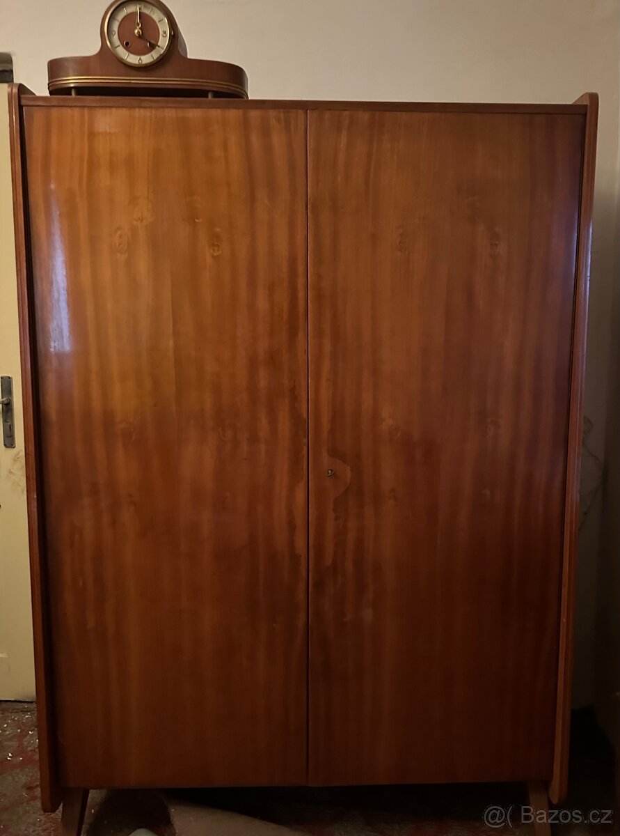 Starý nábytek retro styl - 2