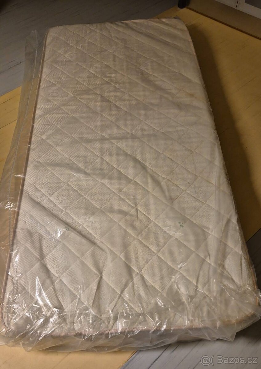 Prodám dětskou rámovou dřevěnou postel +matrace - 2