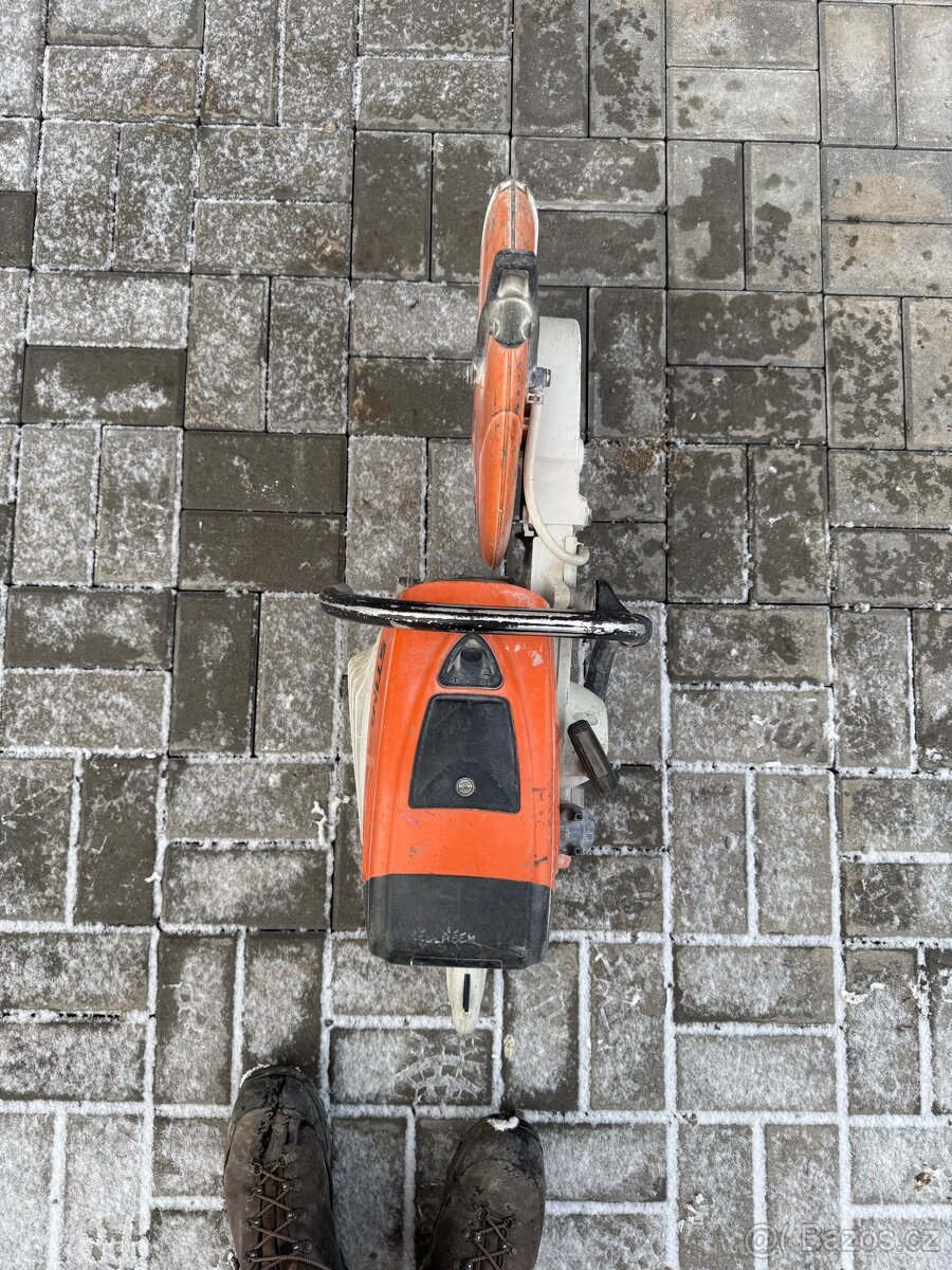 Rozbrušovací pila Stihl TS700 - 2
