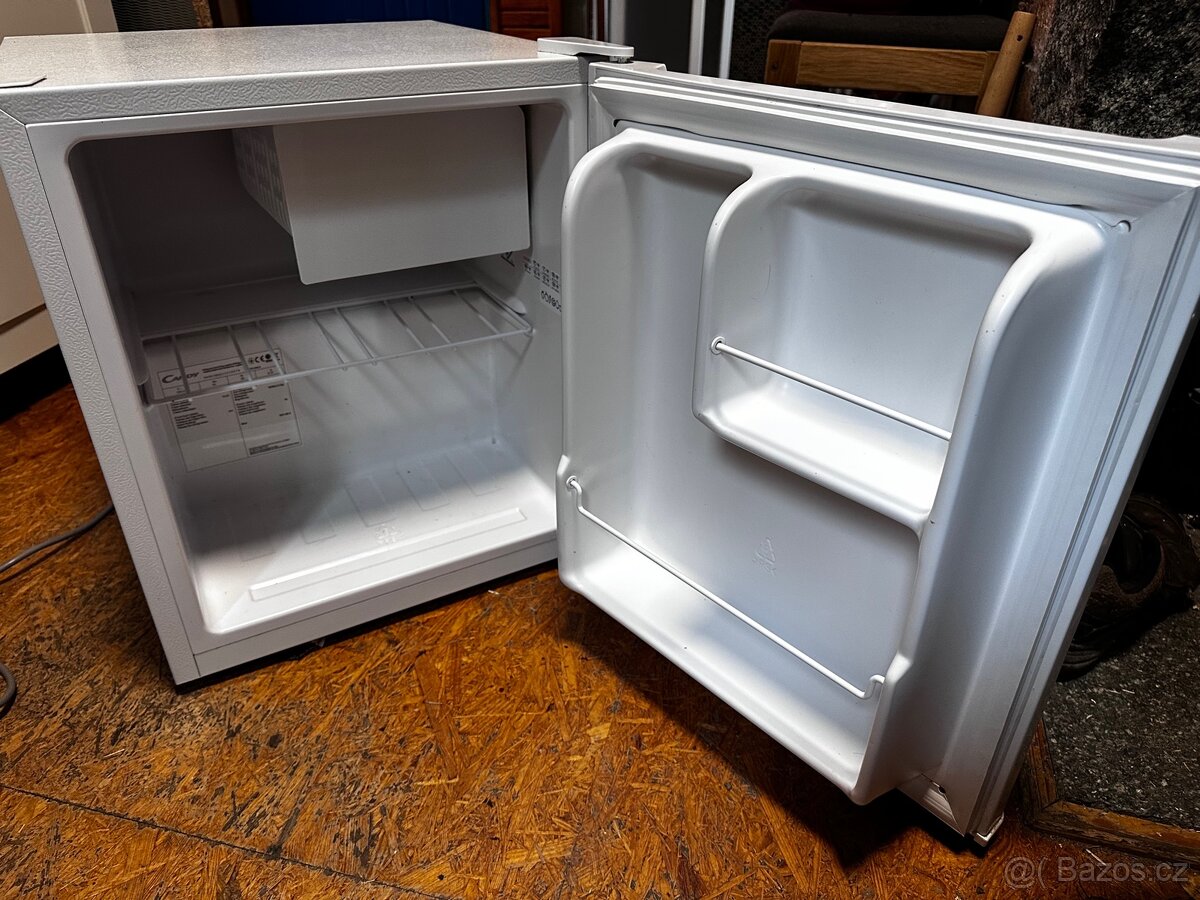 Malá, mini lednice Candy - 2