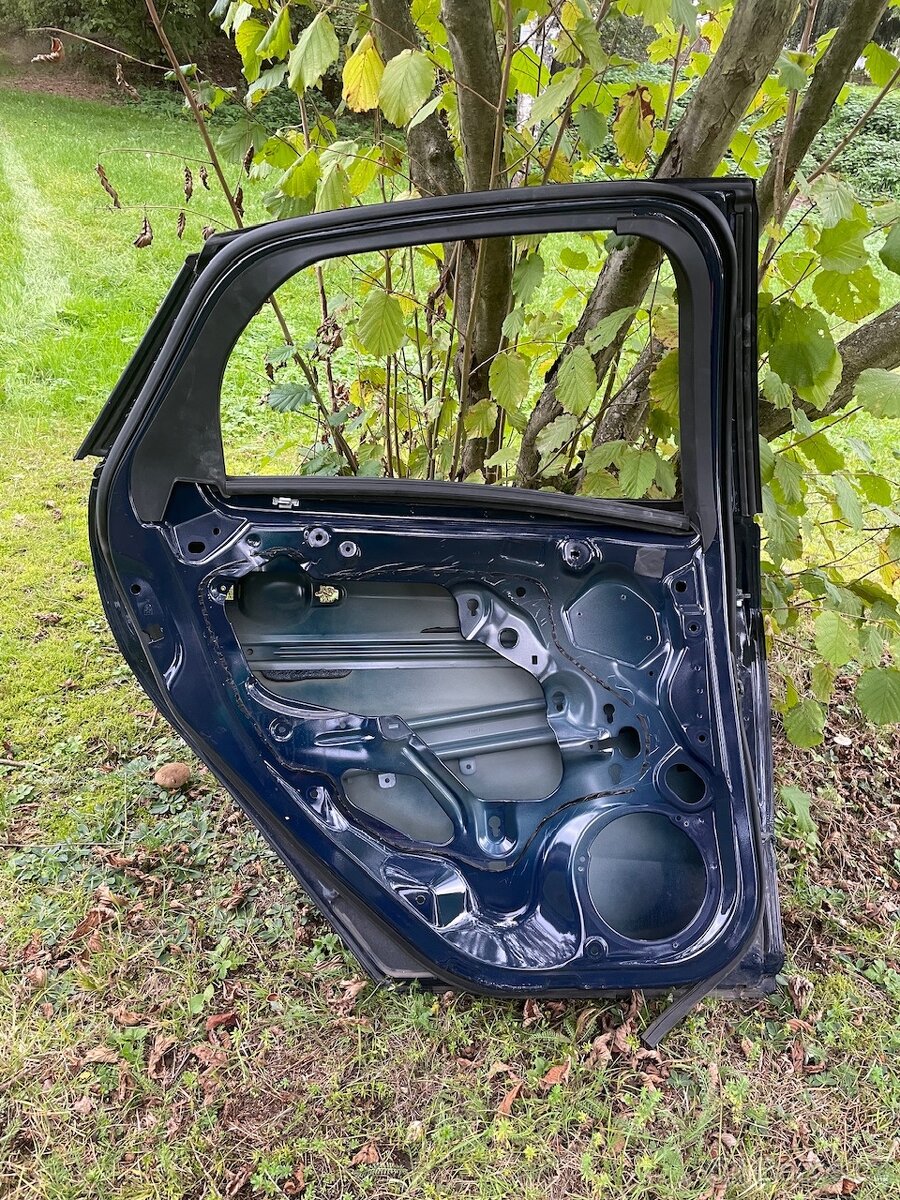 Dveře Ford Focus mk3 MK III 2012 Blazer blue LZ levé zadní - 2