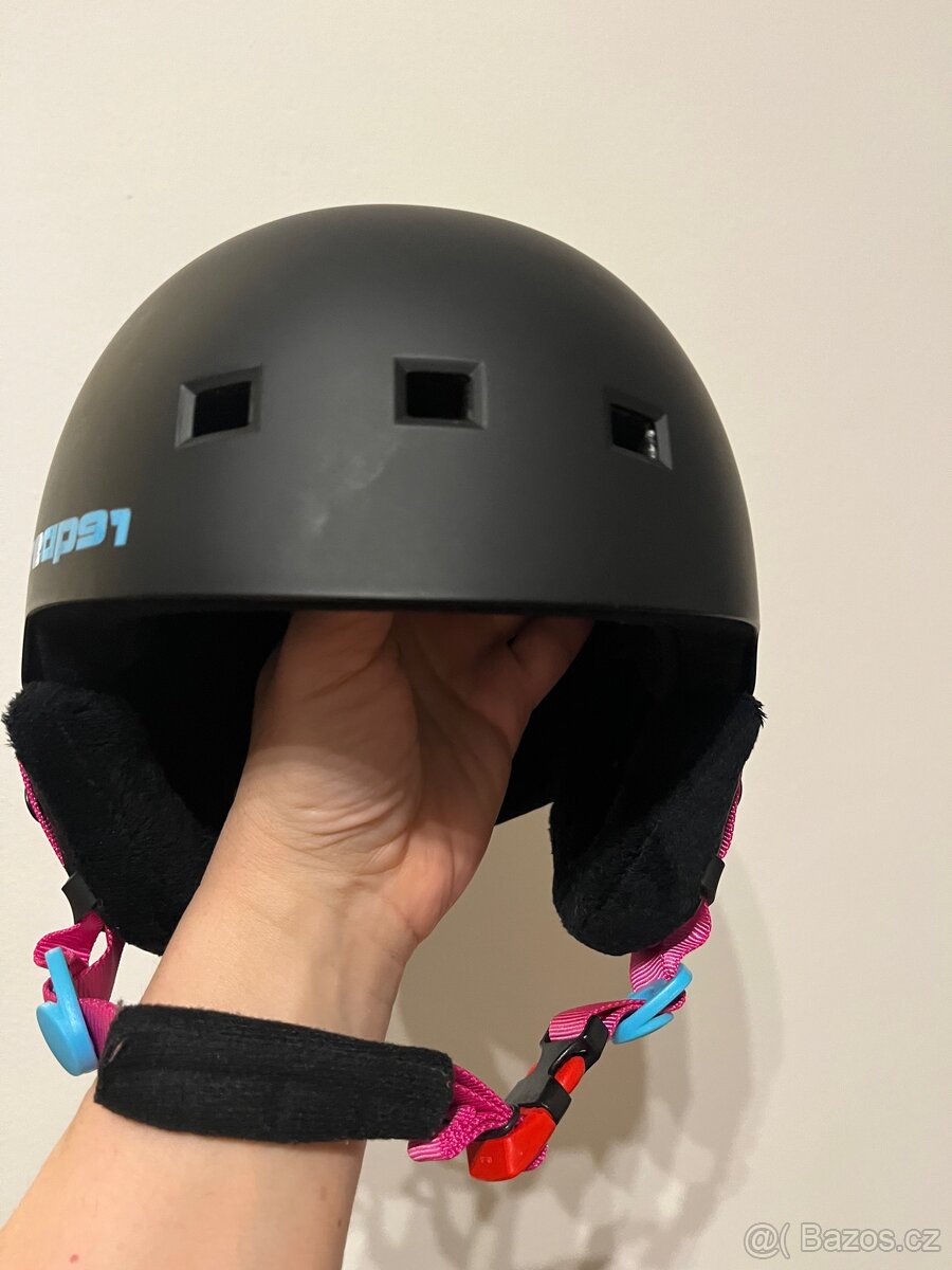 Lyžařská helma - 2