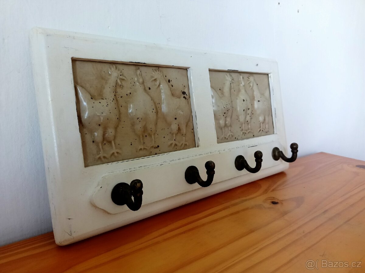 Dřevěný věšák na utěrky - 2