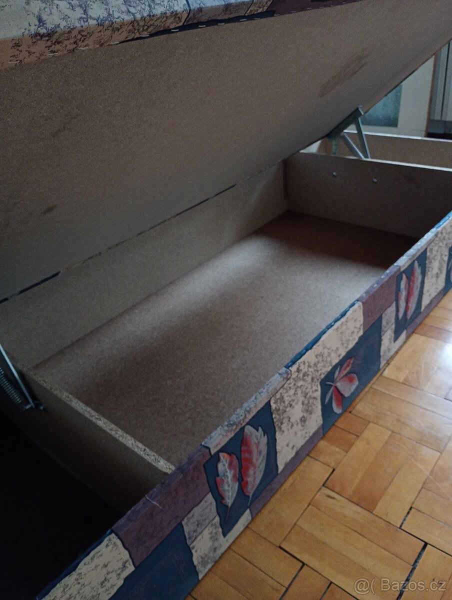 válenda, postel - 2