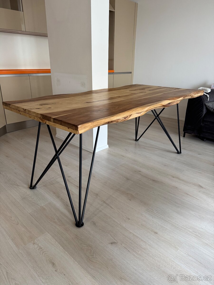 Designový dřevěný stůl - 2