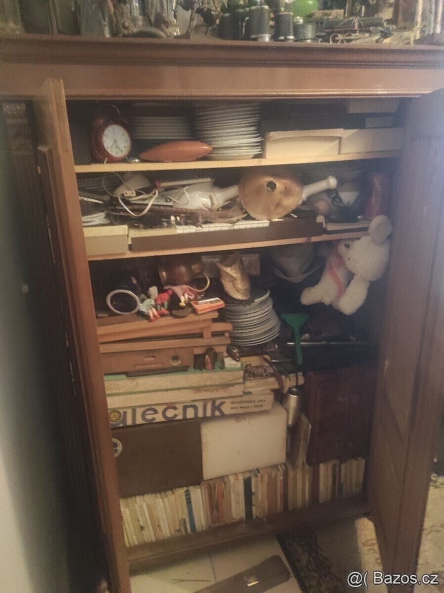 Starožitný nábytek skříň - 2