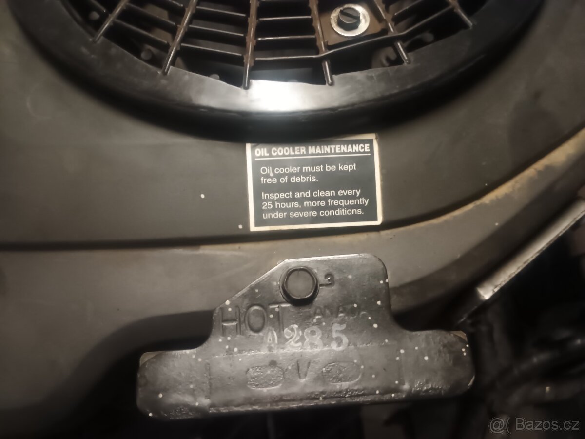 Kohler Command 25Hp s chladičem oleje - 2