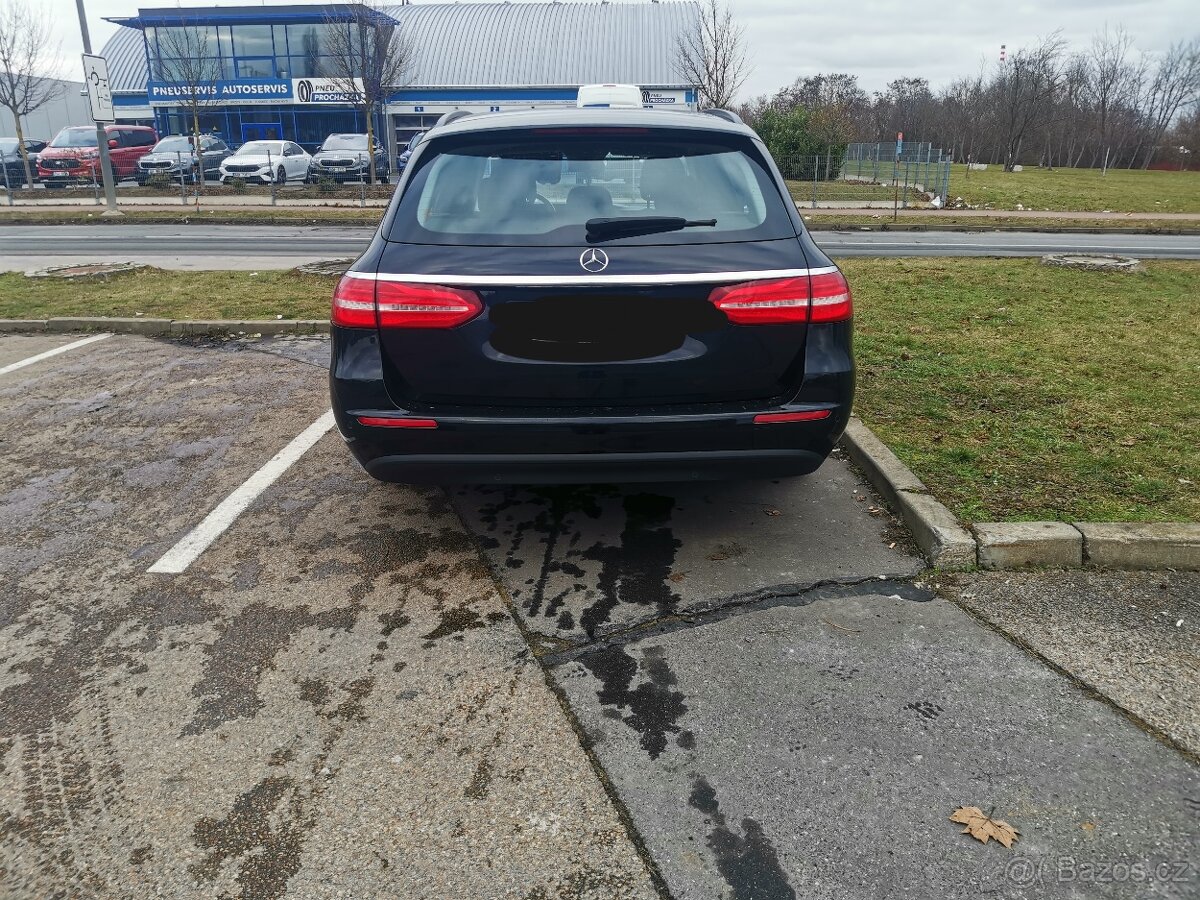 Prodám Mercedes-Benz E220d - 2