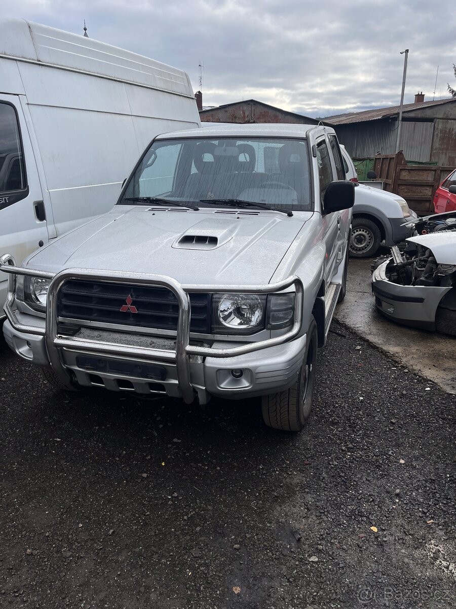 Mitsubishi Pajero - 2