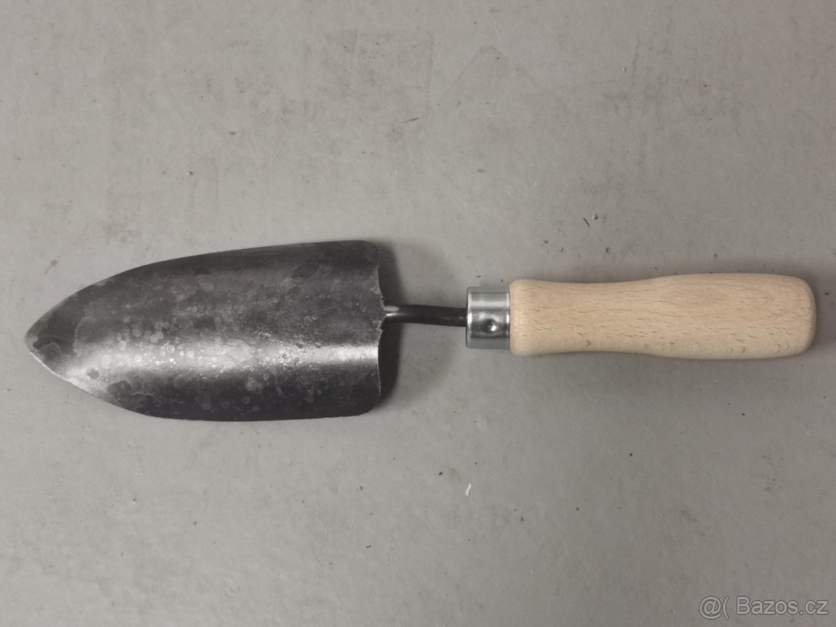 Kvalitní NOVÁ kovaná zahradní lopatka větší - vyrobeno v ČR - 2