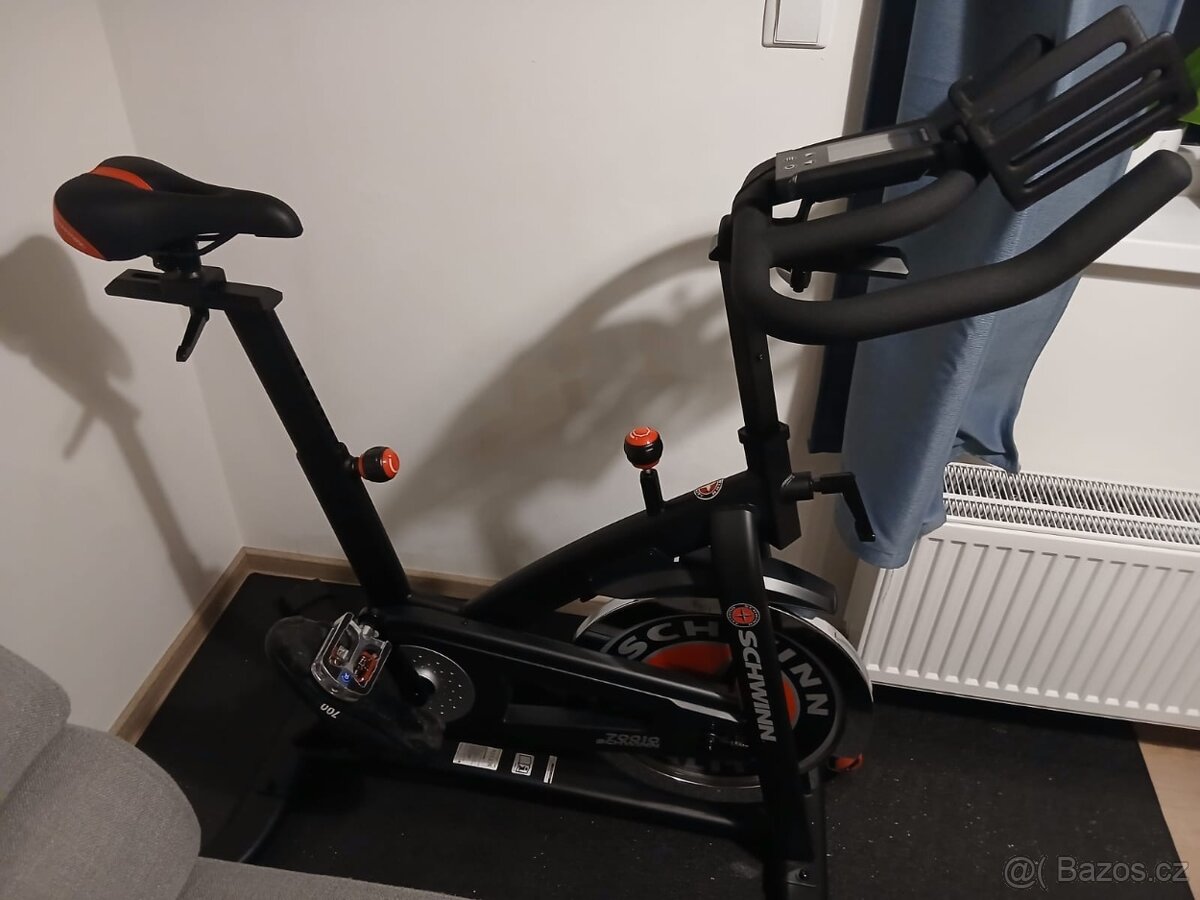 cyklotreažér schwin IC 700 - 2