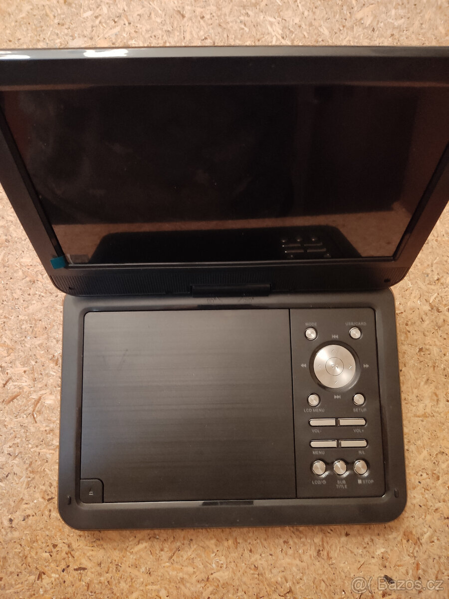 Přenosný DVD přehrávač 10,5" HD displej, USB/SD karta - 2