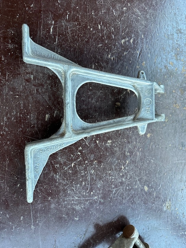 Predám orig. nový stojan 16" pre JAWA-ČZ 125 175 250 350 - 2