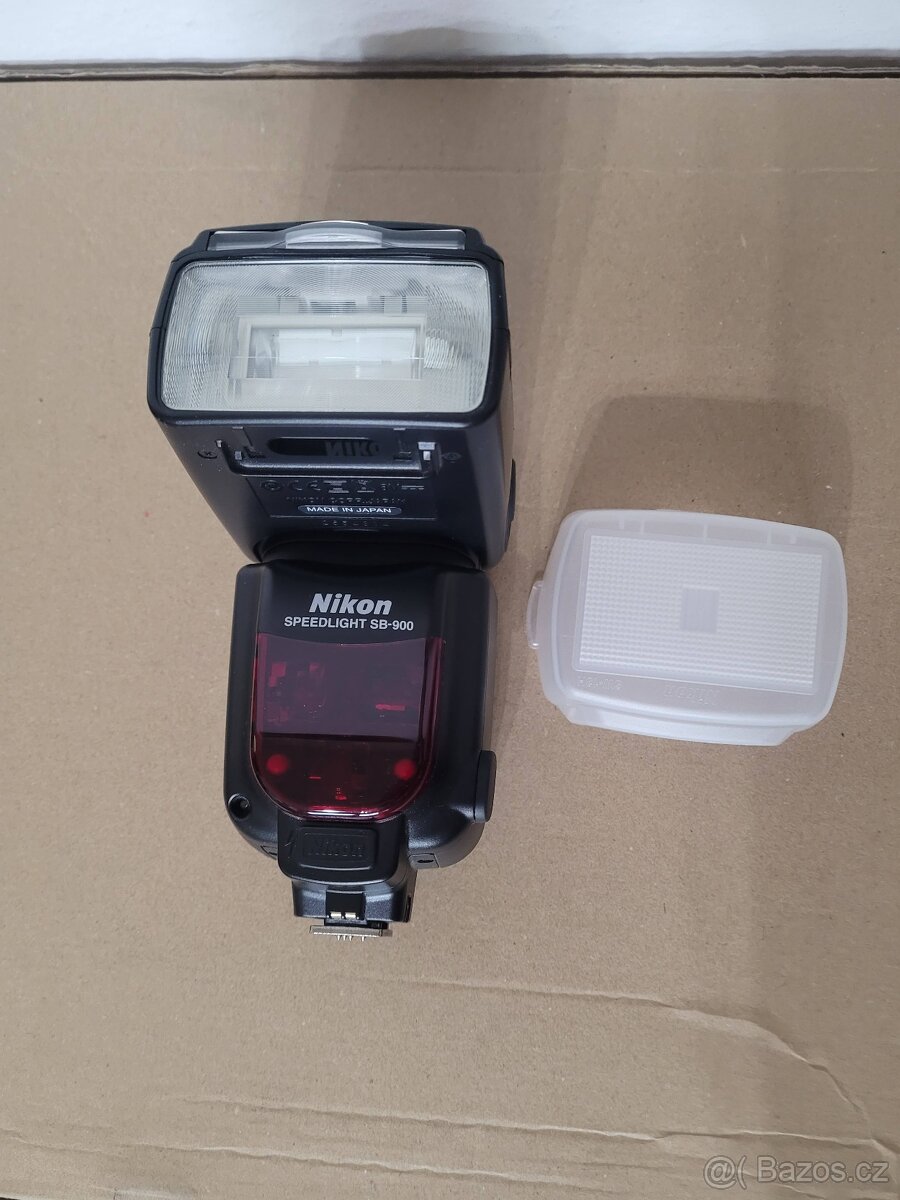 blesk Nikon SB-900 - 2