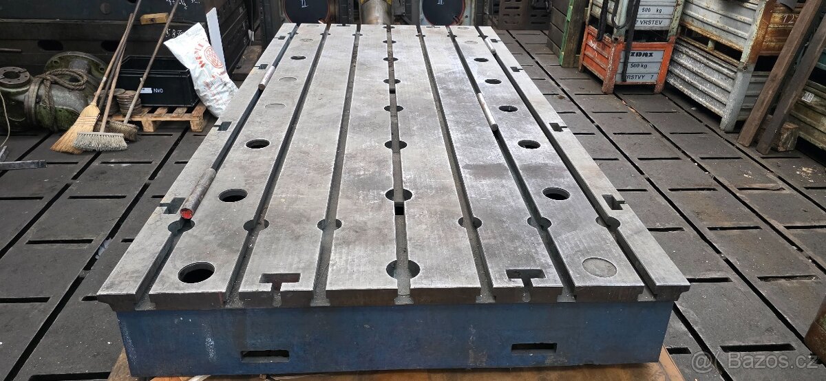 litinová upínací deska s T drážkami 3500x1750x350mm - 2