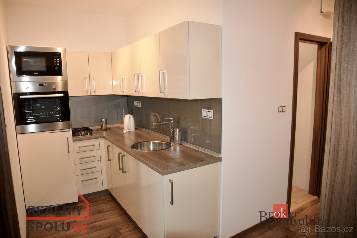 Pronájem, byty/2+kk, 38 m2, Závodu míru 685, Stará Role, 360 - 2