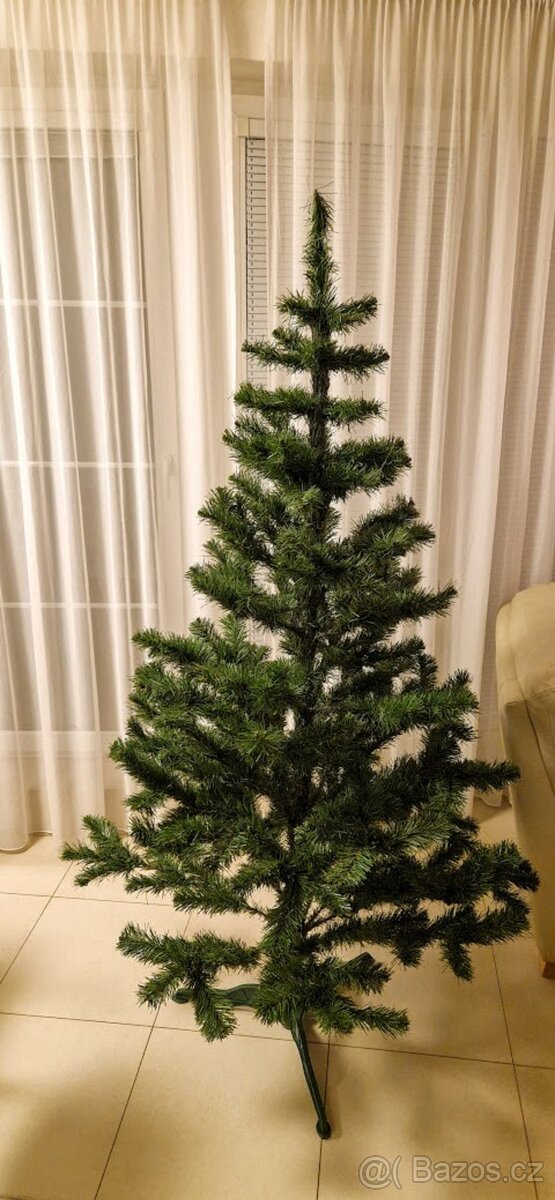 Vánoční umělý stromek včetně stojanu, celková výška cca 2 m - 2