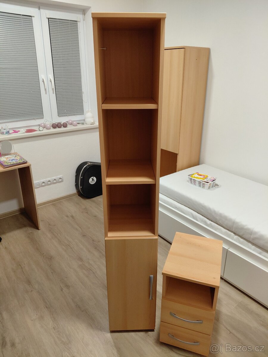Skříňka a noční stolek - 2