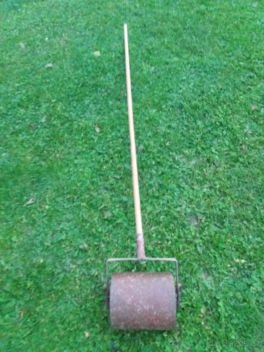 Válec na záhony. - 2