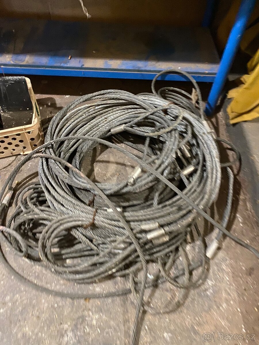 Ocelové úvazy z jeřábu - 2