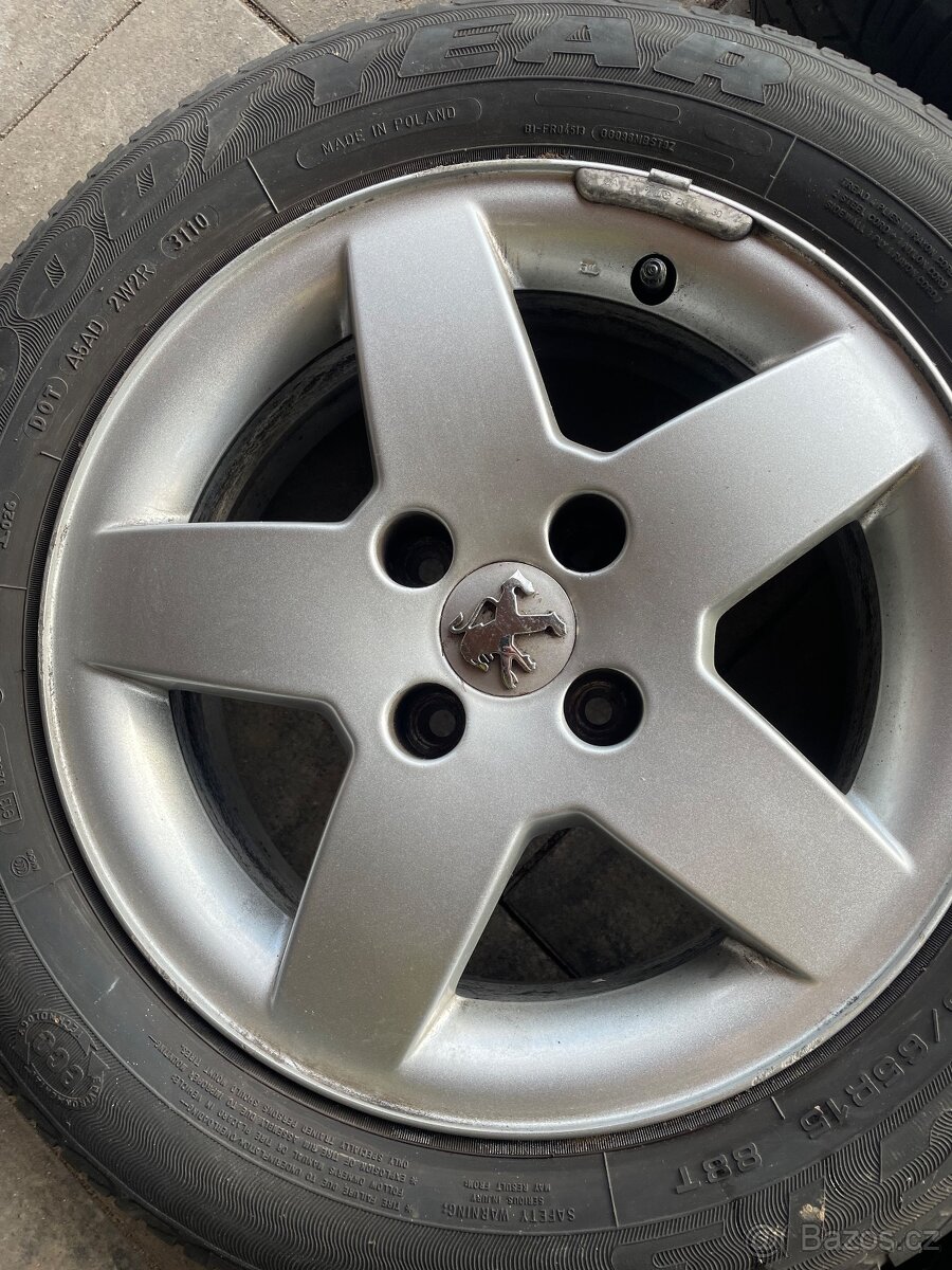 Prodám alu peugot r15 - 2