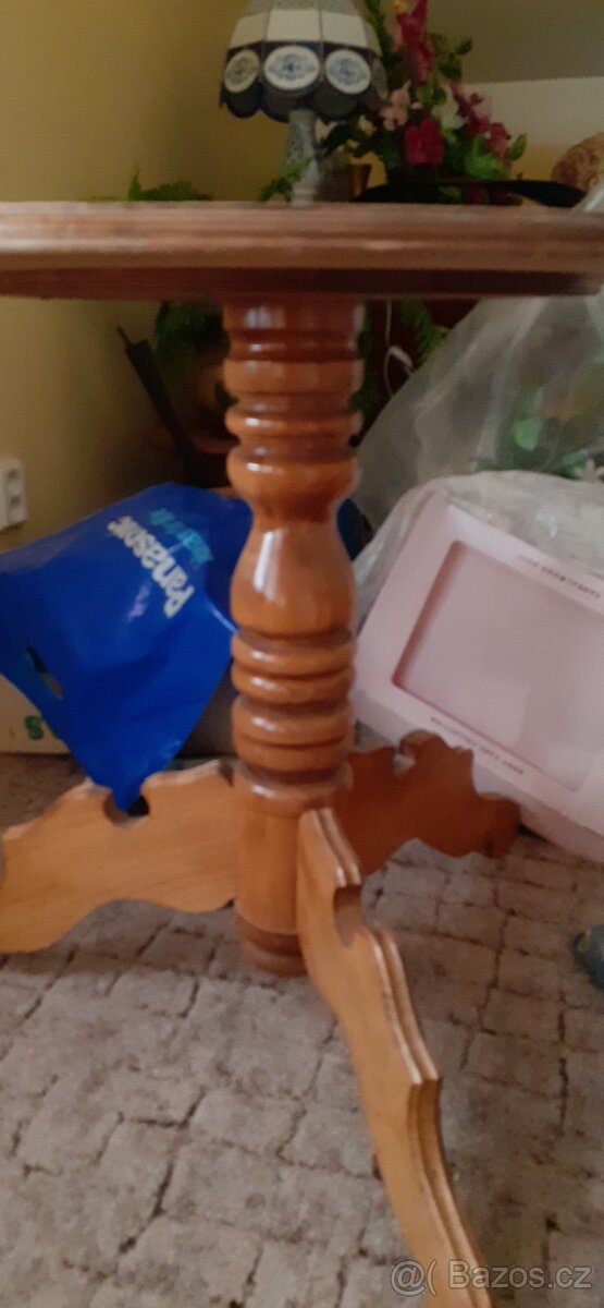 RUSTIKÁLNÍ MASIVNÍ STŮL - 2