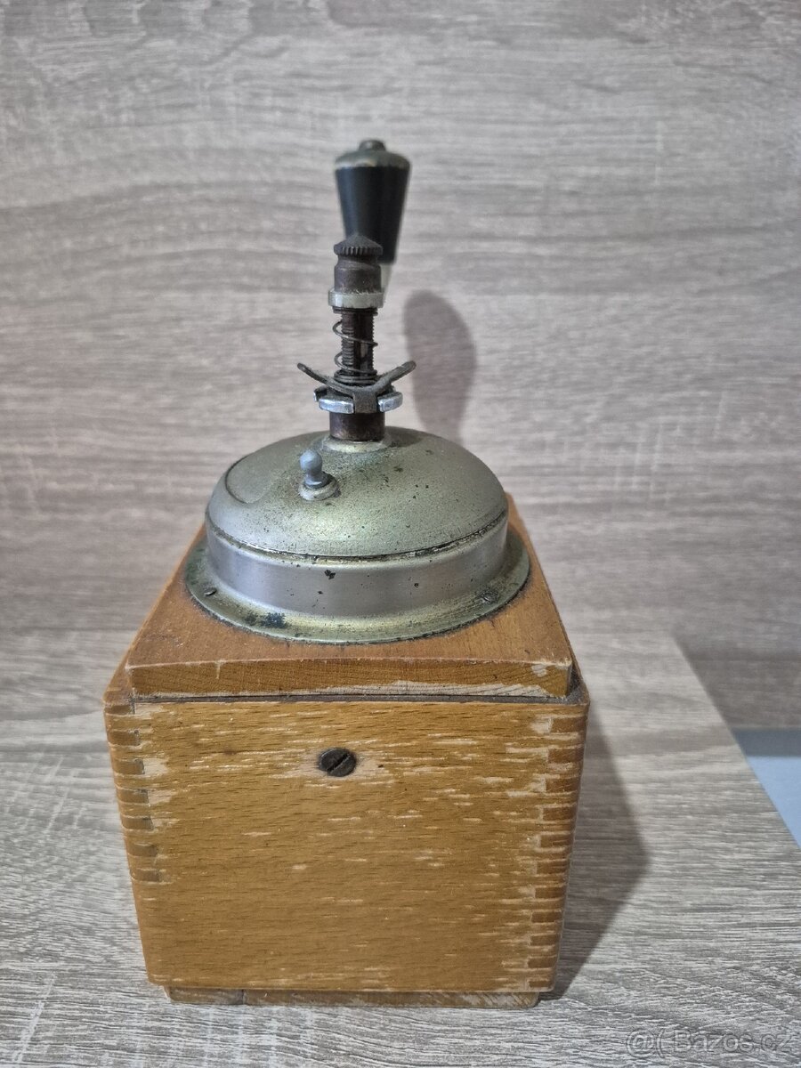 Mlýnek na kávu - 2