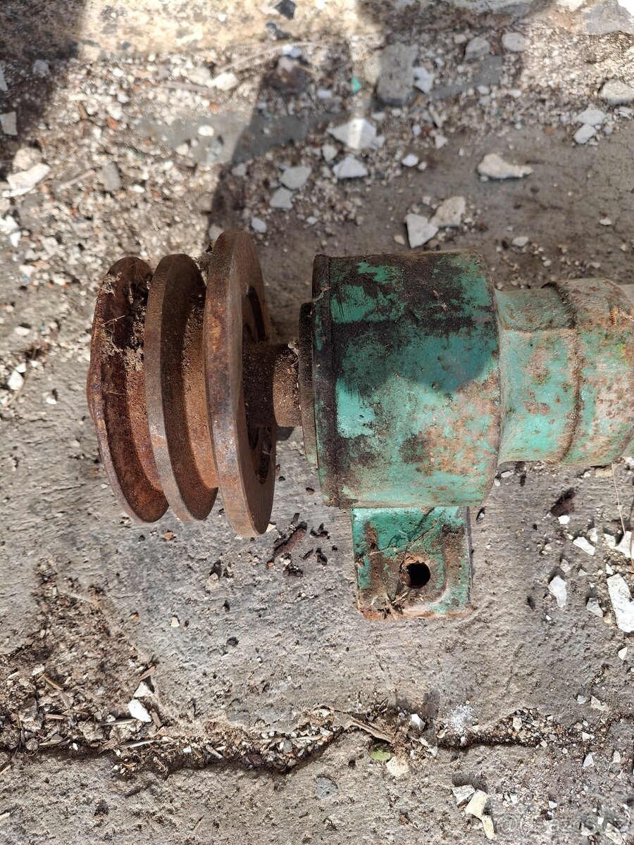 Hřídel na cirguli. Rozmítací. - 2