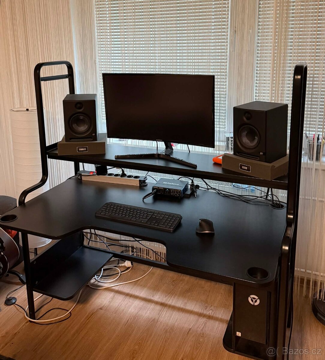 Prodám herní stůl IKEA - 2