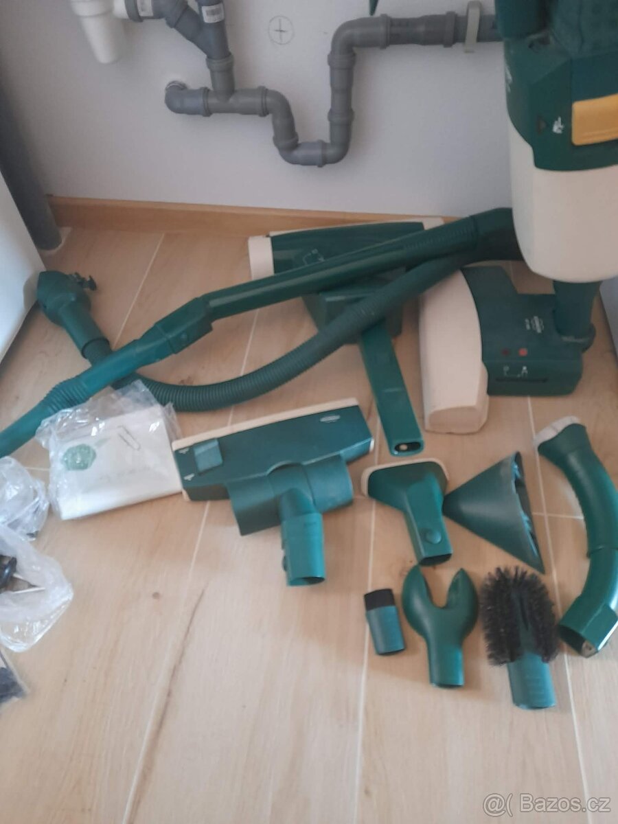 vysavač a tepovač Vorwerk s příslušenstvím - 2