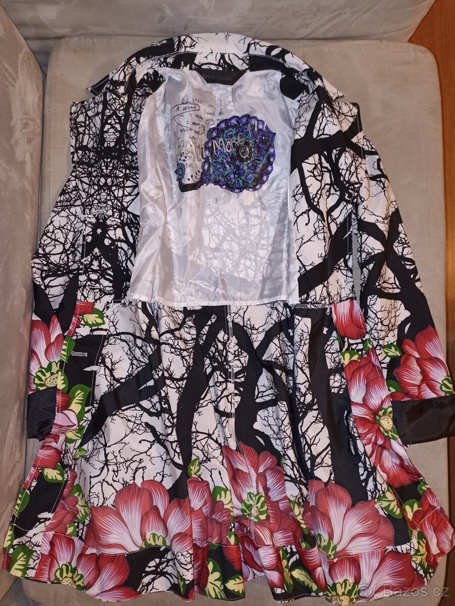 Šusťákový kabát Desigual vel.38/S - 2