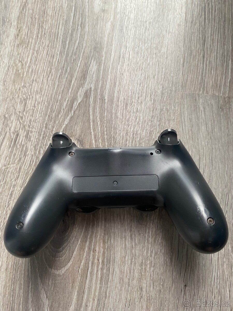 DualShock 4 - 2
