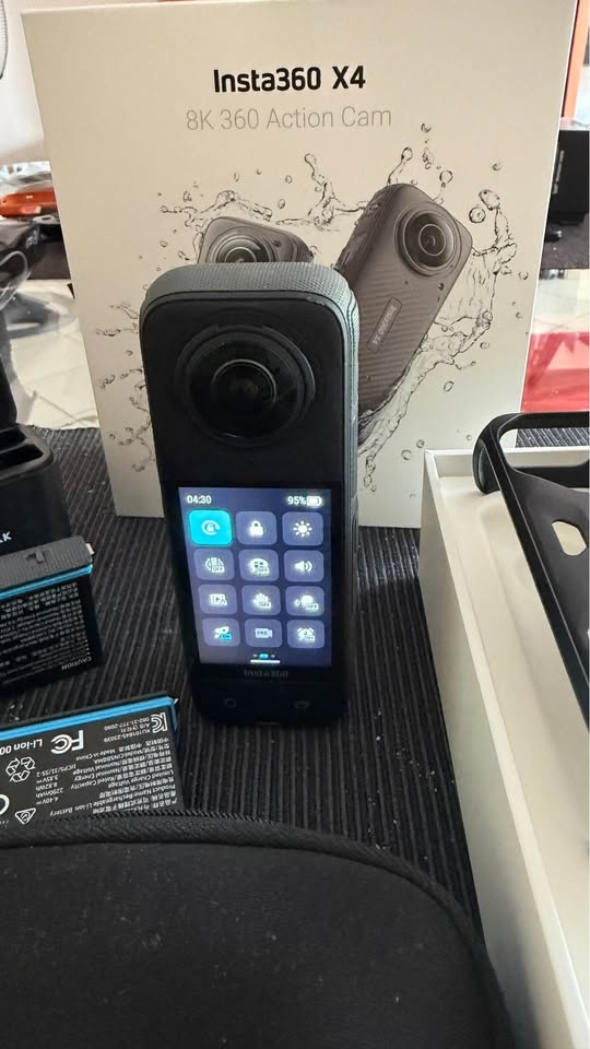 Insta 360 x4 - 2