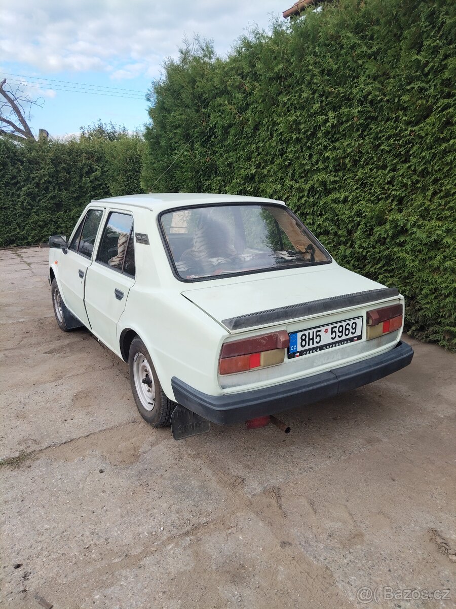 Škoda 105 L - 2