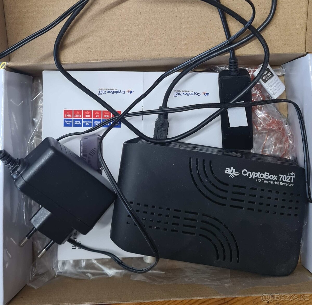digitální přijímač DVB-T2 CryptoBox 702T - 2