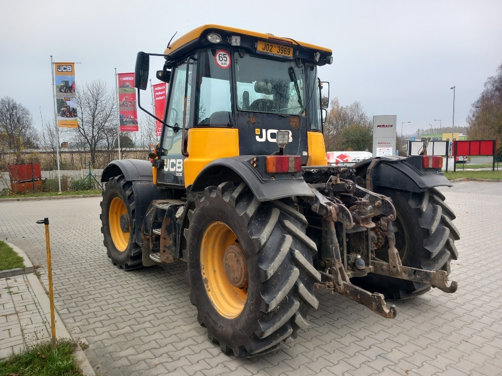 JCB FASTRAC 3230 - 2