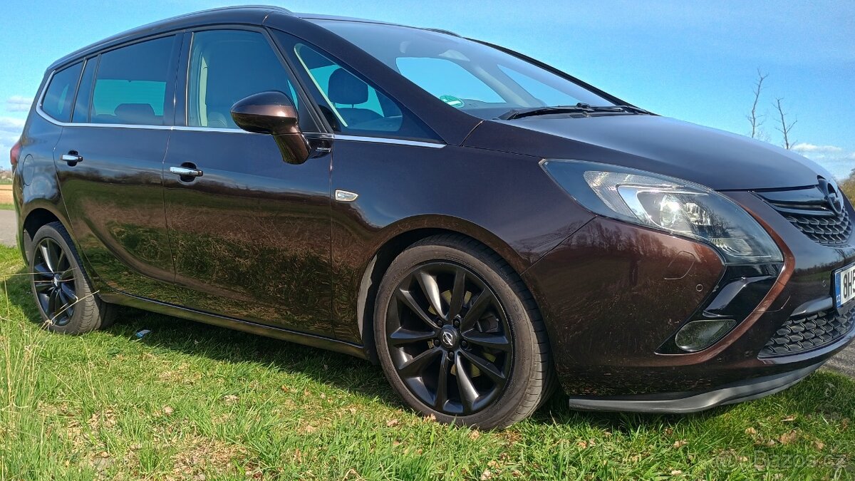 Opel Zafira 1. 4 turbo  7 míst nová cena - 2