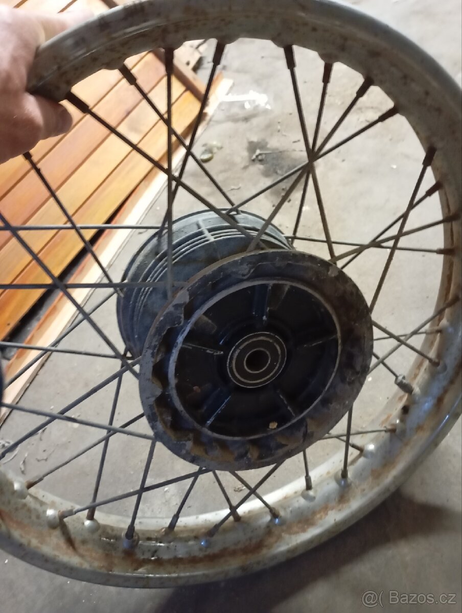 Cagiva Ar 125. Přední vidlice+ kola