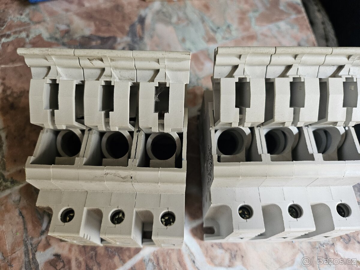 Prodám 2ks použitých pojistkových odpojovačů OEZ OPV 14S - 2