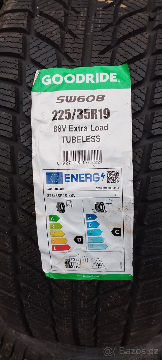 225/35 /19 zimní - 2