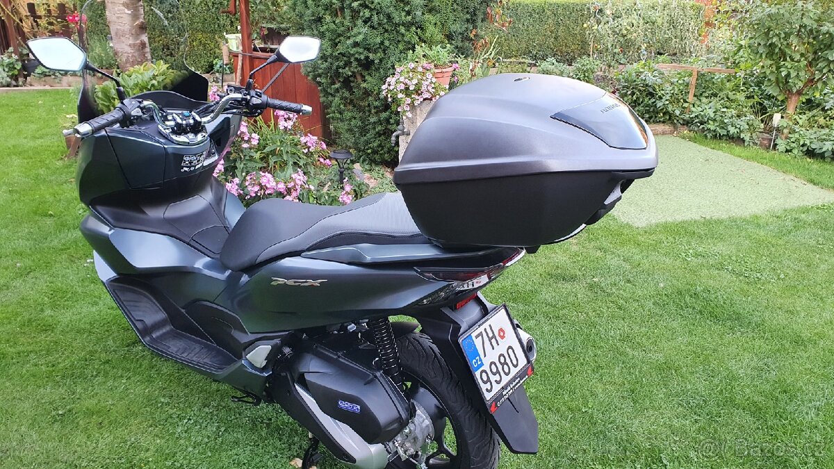 Skútr Honda PCX 125 1.majitel pouze 3655km jako NOVÉ. - 2