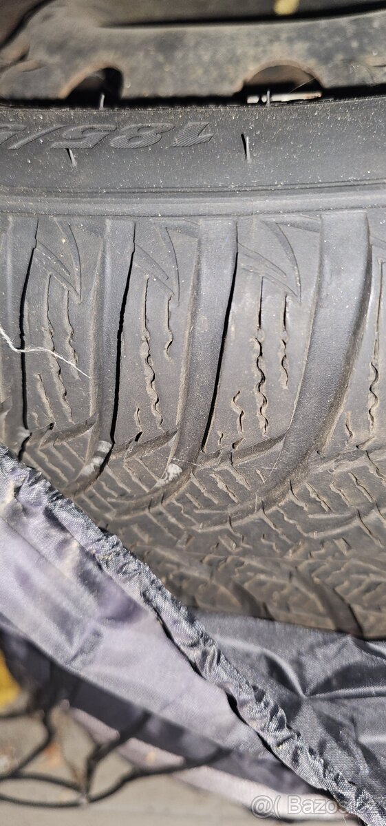 Plechové disky R15 + zimní Kumho Wintercraft WP51 185/55R15 - 2
