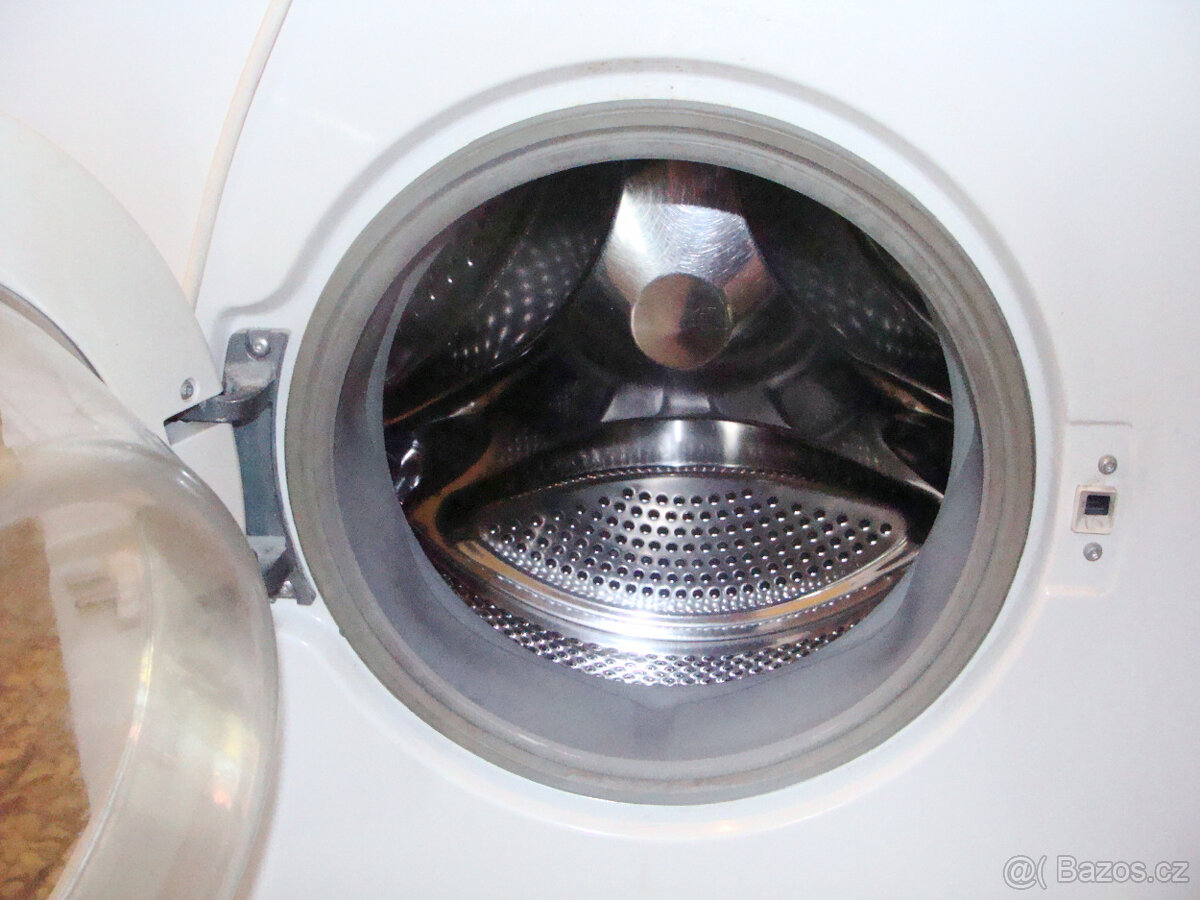 Pračka BOSCH Maxx 4 - úzká. Starší, ale pere bez problému - 2