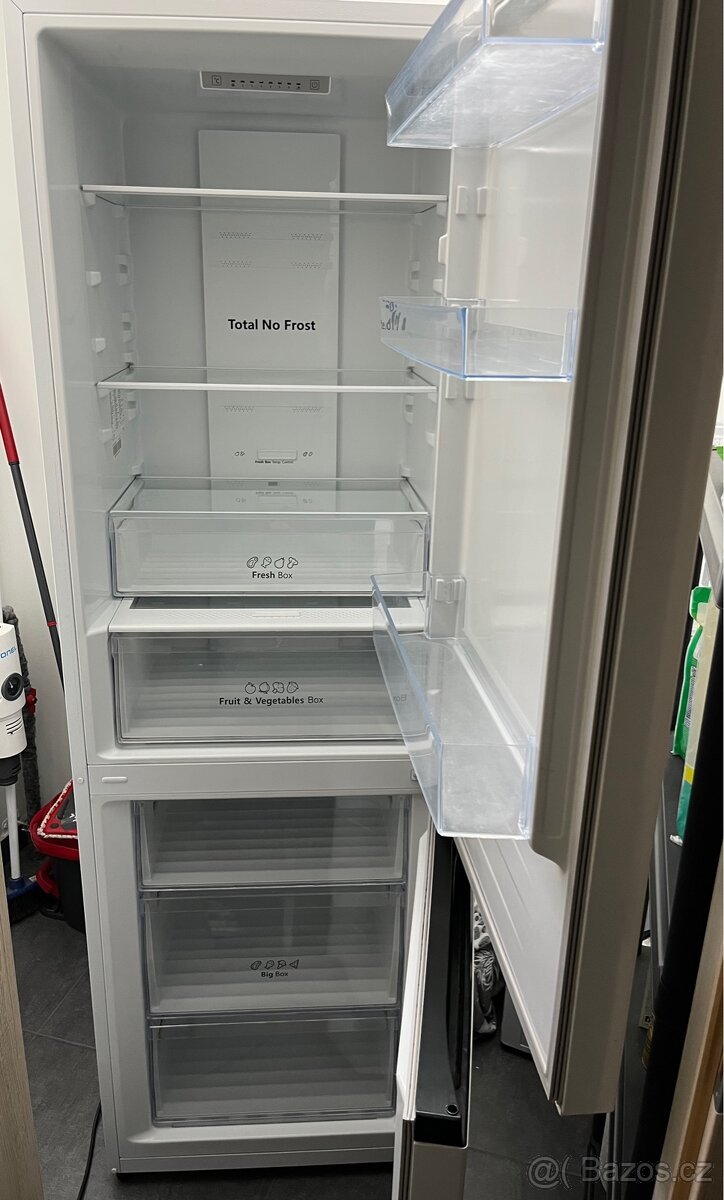 Lednička Hisense RB390N4AW2 - 2