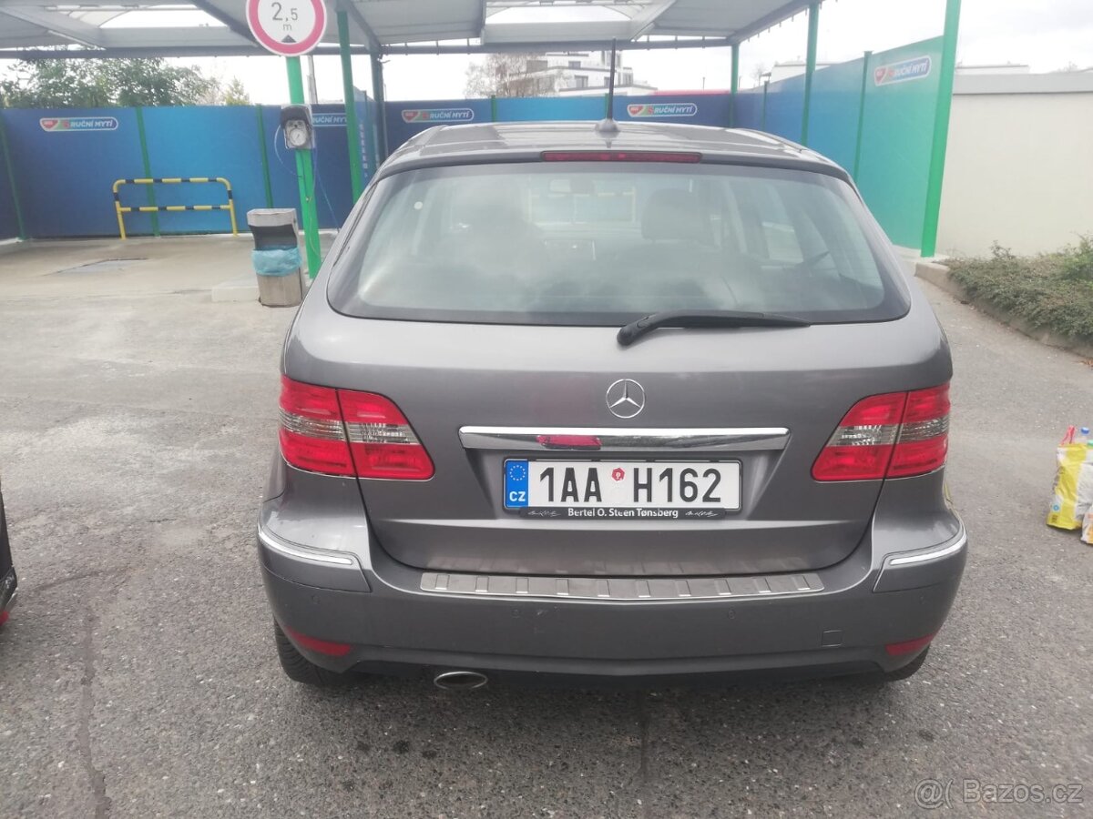 Mercedes-Benz B 180 CDI – spolehlivý rodinný vůz - 2