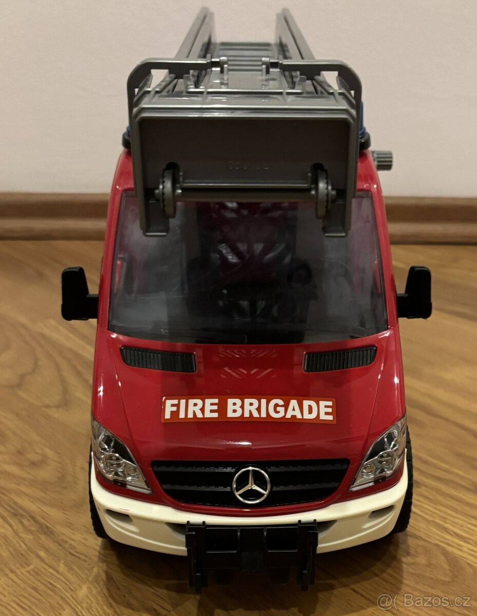 Bruder Hasičské auto Mercedes - 2