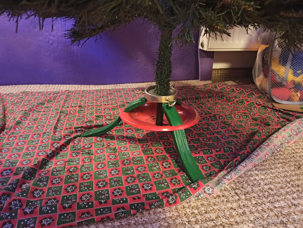 Umělý vánoční stromeček (výška cca 200 cm) včetně stojanu - 2