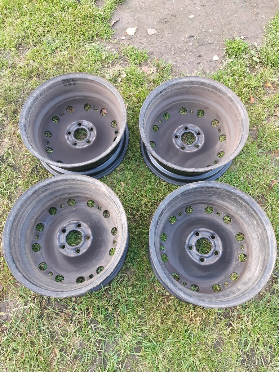 Plechové disky Fabia R15+poklice - 2