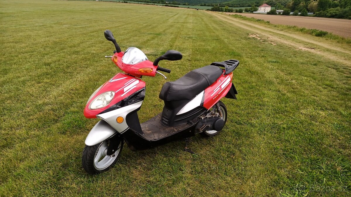 Skútr Shineray XY150T-15 – dědeček s duší mladíka za 15 000 - 2