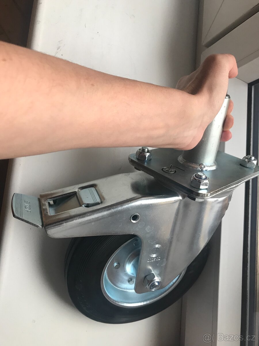 AKCE Pojezdové otočné kolo s brzdou 38x80 (pro lešení) -NOVÉ - 2